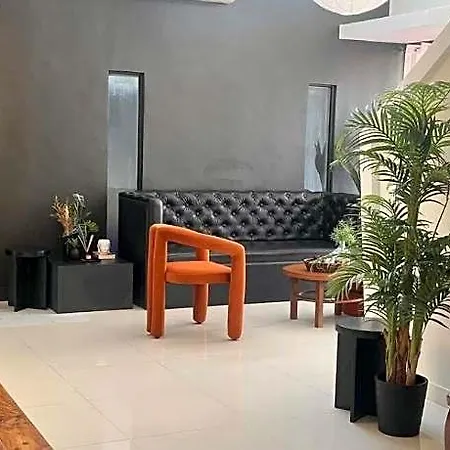 Soho-Style Loft 4Br, Central, Wifi W/ Gameroom