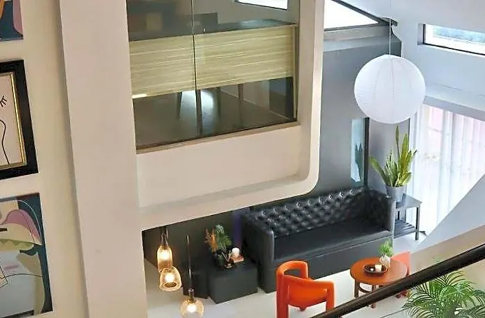 Soho-style Loft 4br, Central, Wifi W/ Gameroom