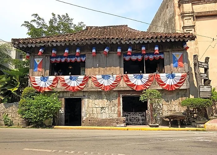 Soho-style Loft 4br, Central, Wifi W/ Gameroom Cebu